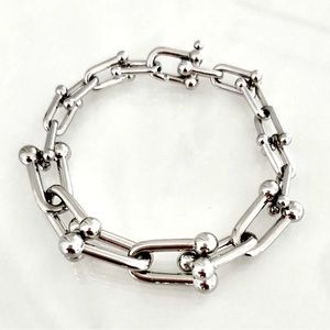 Hardware Graduated Link U Chain Bracelet